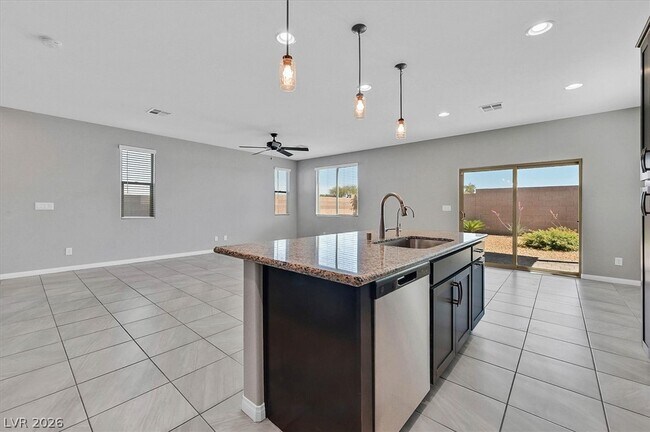 Building Photo - 4405 Frias Fls Ave