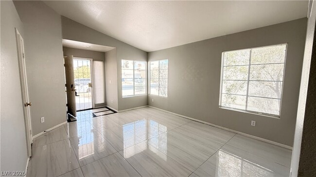 Building Photo - 7220 Paradise Bay Dr