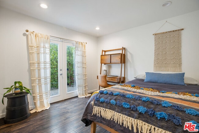 Building Photo - 1024 N Naomi St