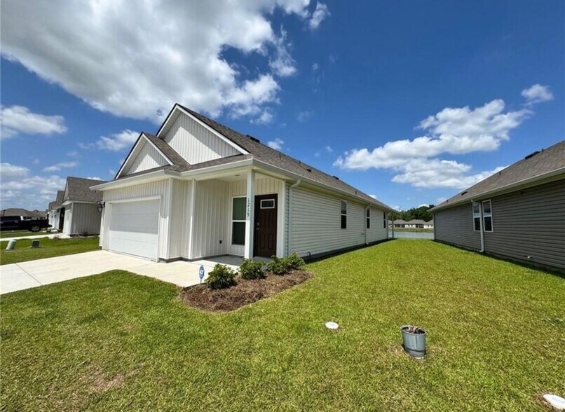 Building Photo - 1219 Drago Dr