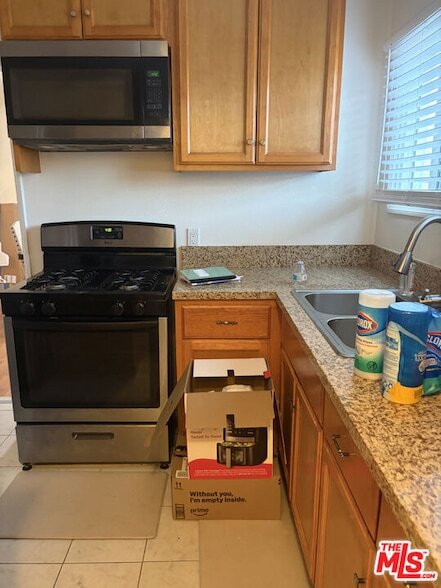 Building Photo - 1956 W 73rd St