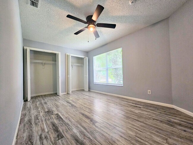 Building Photo - Beautifully Maintained 3-Bedroom Home with...
