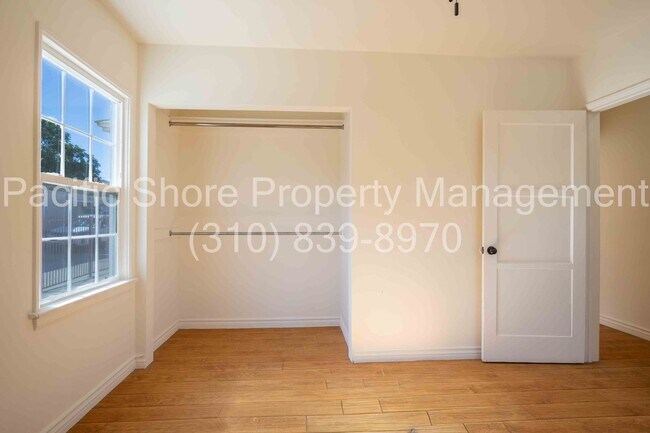Building Photo - 14220 Gilmore St