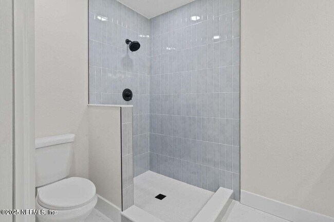 Building Photo - 10856 Hawaii Dr S