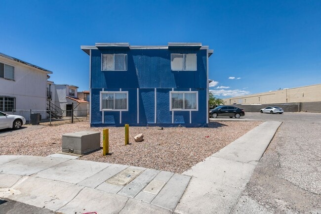 Building Photo - Cozy 2BR/2BA in Spring Valley Near the Strip