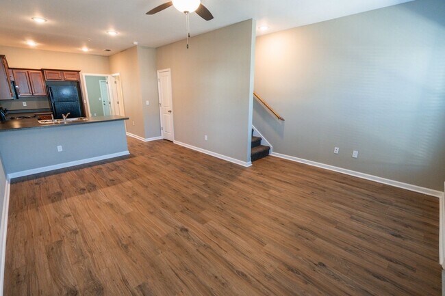 Building Photo - 3/3 Condo in Mission Overlook-MOVE IN SPEC...