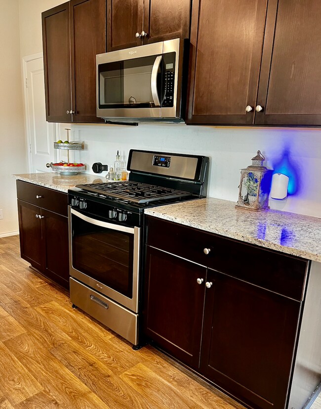 Building Photo - Gorgeous 4 Bedroom New Build in St. Hedwig!