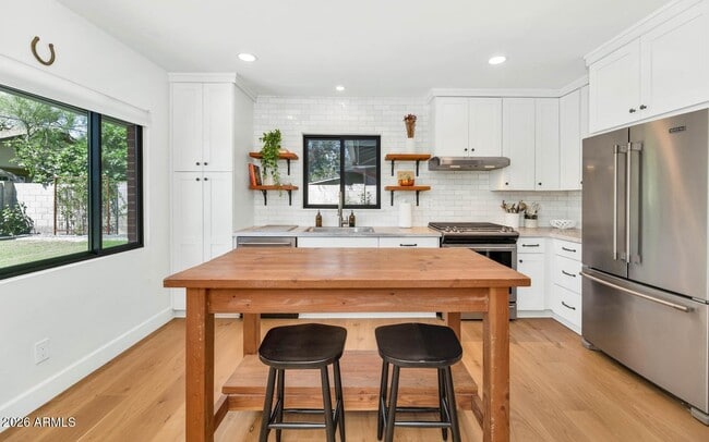 Building Photo - 103 W Palmcroft Dr