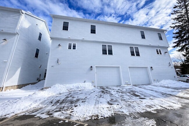 Building Photo - 152 W Main St