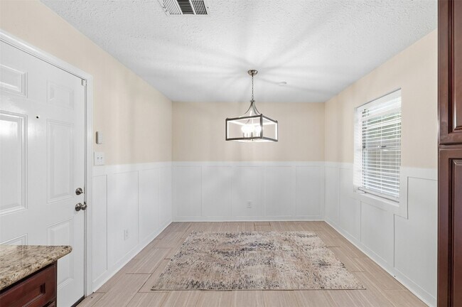 Building Photo - 8526 Cedel Dr