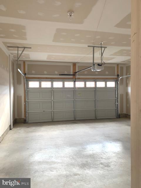 Building Photo - 6904 Lunette Ln