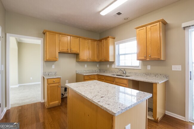 Building Photo - 2022 Santenay Dr S W