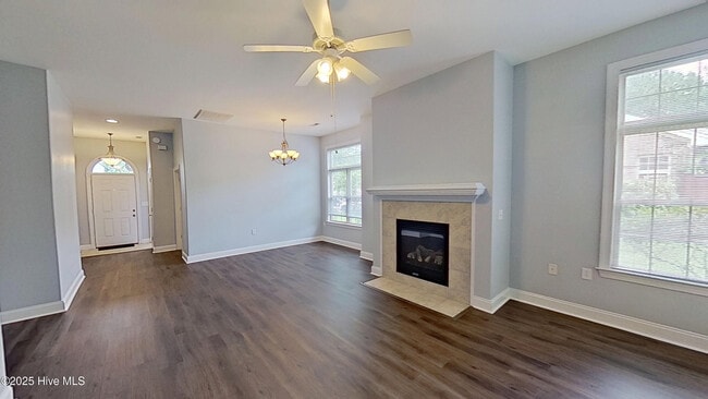 Building Photo - 620 Elfin Ct