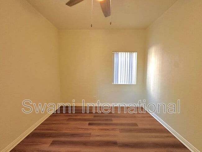 Building Photo - 2080 Chestnut Ave