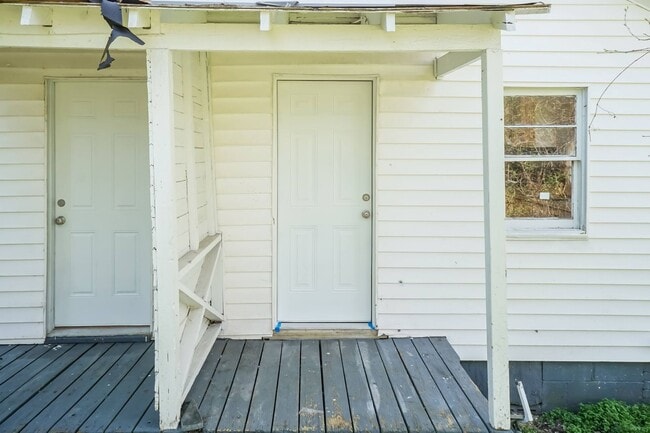 Building Photo - 1220 Battle St