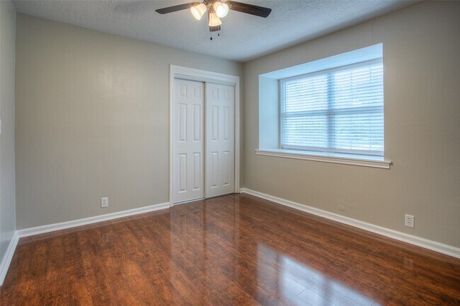 Building Photo - 6016 Teas Nursery Rd