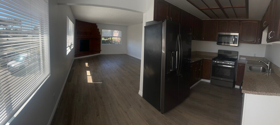 Building Photo - 4629 W 169th St