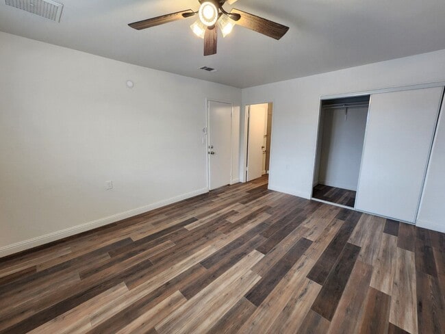 Building Photo - Renovated Beauty with a full-service Casita