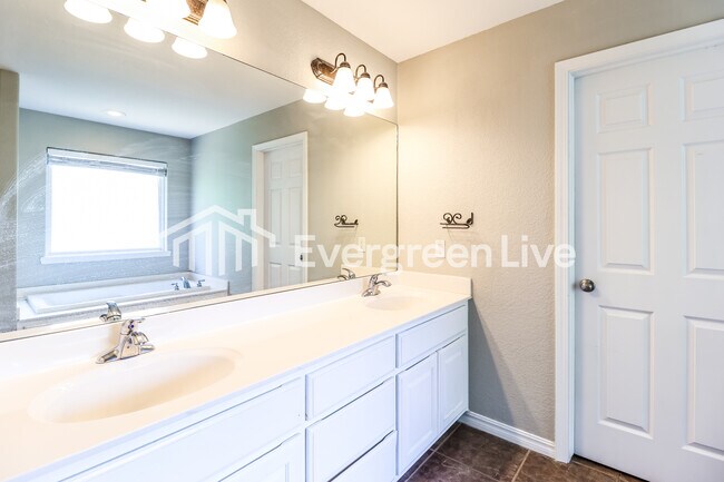 Building Photo - 9 Ormskirk Ln