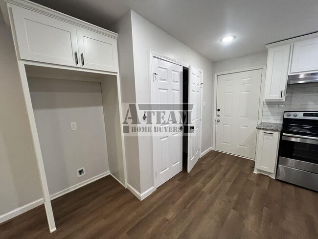 Building Photo - Gorgeous 2 Bed 1 Bath house for rent in GBC!