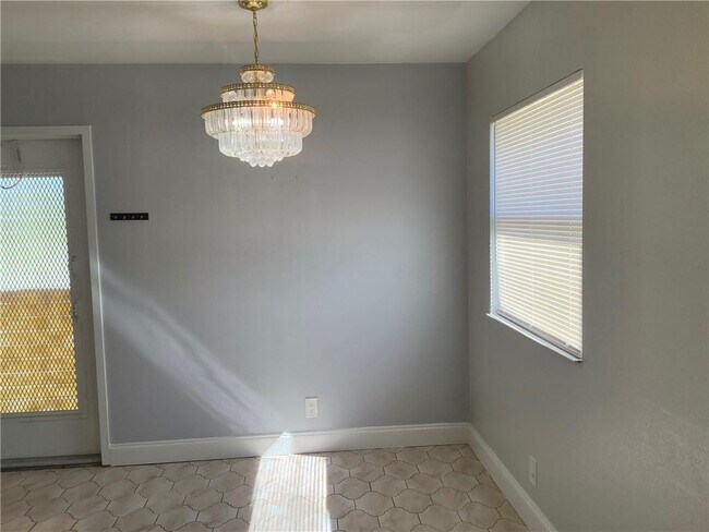 Building Photo - 189 Saxony D