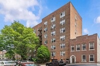 Building Photo - 759 E 10th St