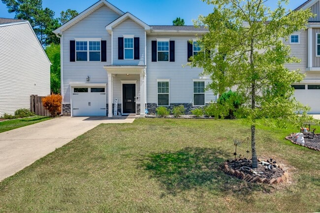 Building Photo - House In The Charming Neighborhood of Lake Carolina