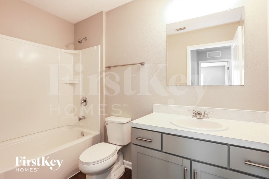 Building Photo - 3031 Greywood Ln