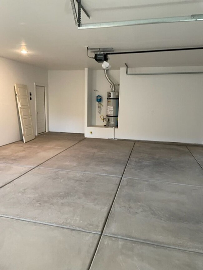 Building Photo - 3076 E Lavatera Dr