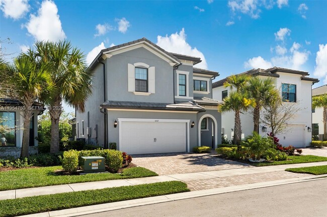 Building Photo - 4642 Pinehurst Trl W