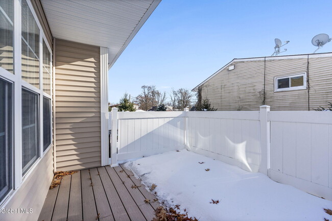 Building Photo - 2000 Curry Rd