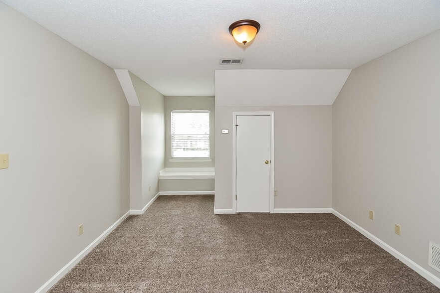 Building Photo - 4483 Shadow Glen Cove