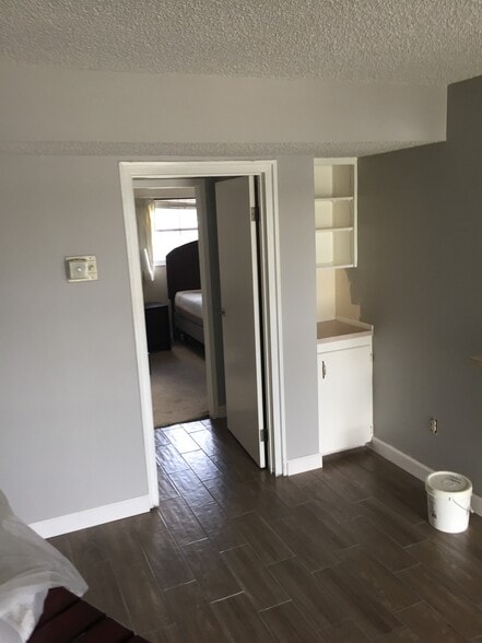 Building Photo - 2885 S Osceola Ave