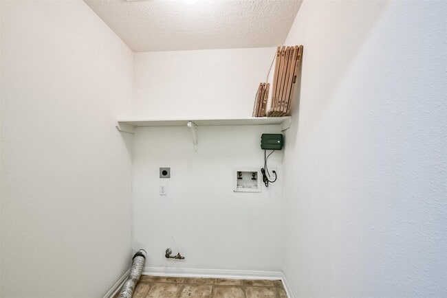 Building Photo - 7931 Westington Ln