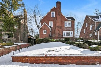 Building Photo - 186-28 Midland Pkwy