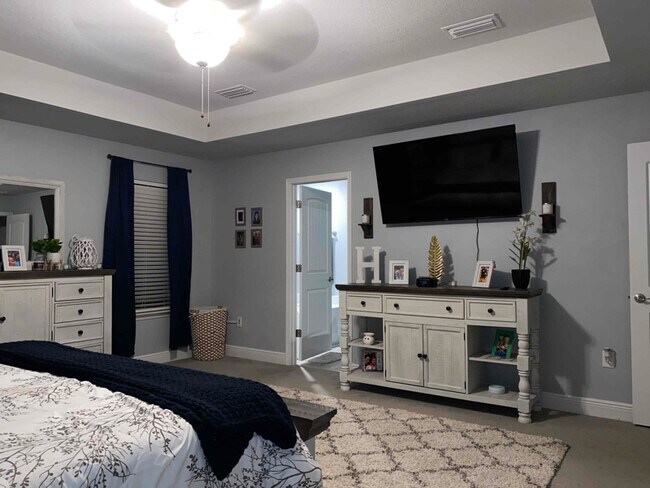 Building Photo - 5747 Periwinkle Ln