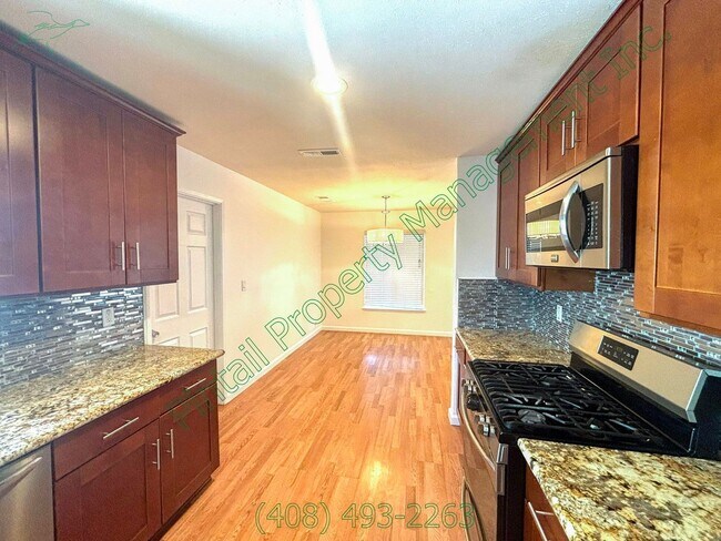 Building Photo - 3428 San Marino Ave