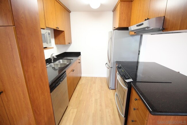 Building Photo - 9574 Carroll Canyon Rd