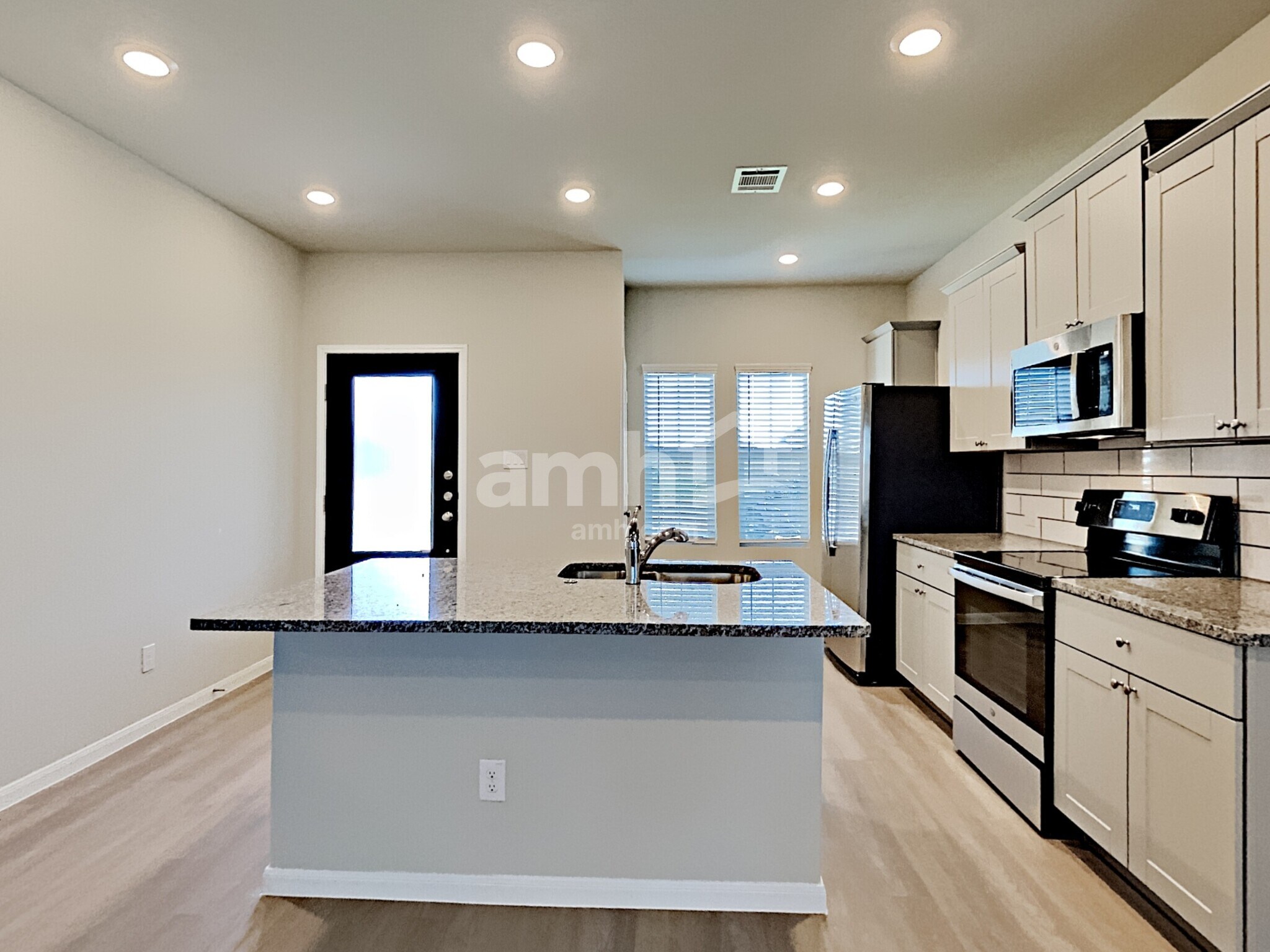 Building Photo - 2712 Iberia Ct