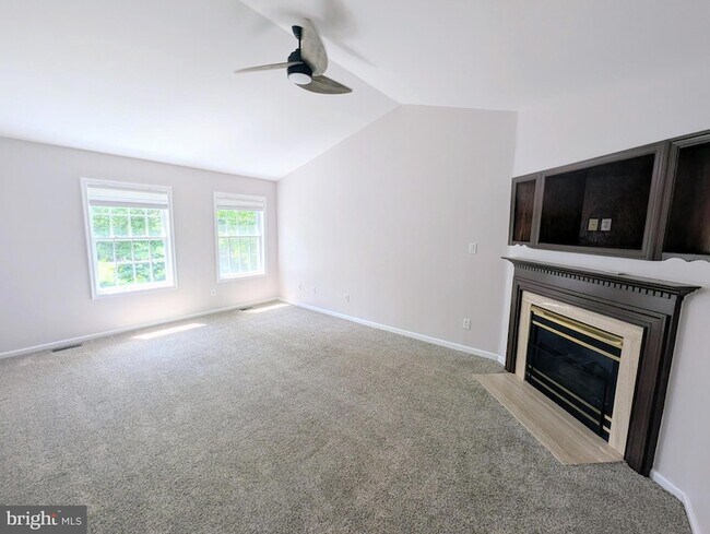 Building Photo - 114 Lenape Dr