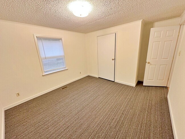 Building Photo - Renovated Rancher with 3 Bedrooms & 2 Baths!