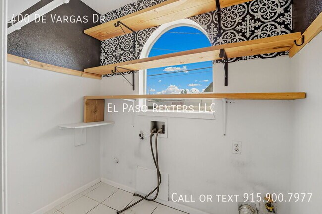 Building Photo - 400 De Vargas Dr