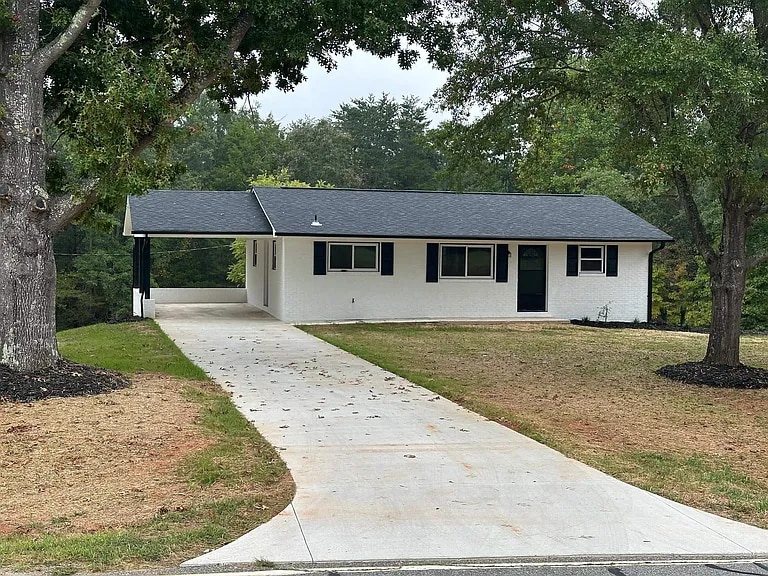 Primary Photo - 479 Island Ford Rd