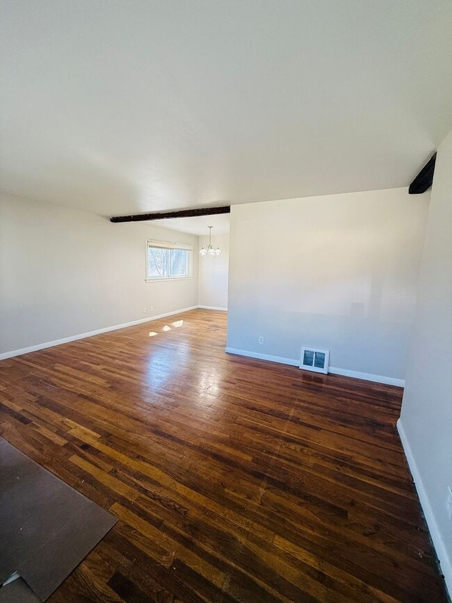 Building Photo - Completely Updated 3 Bedroom Home in Ferguson