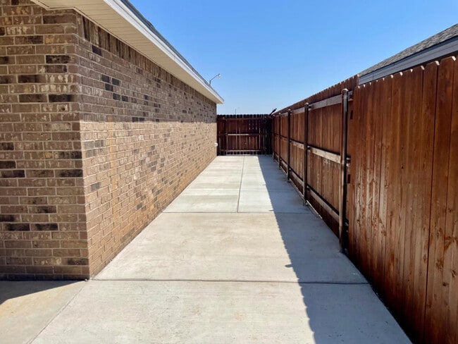 Building Photo - 7510 102nd St