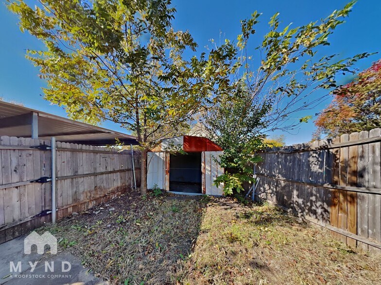 Building Photo - 312 Towne House Ln