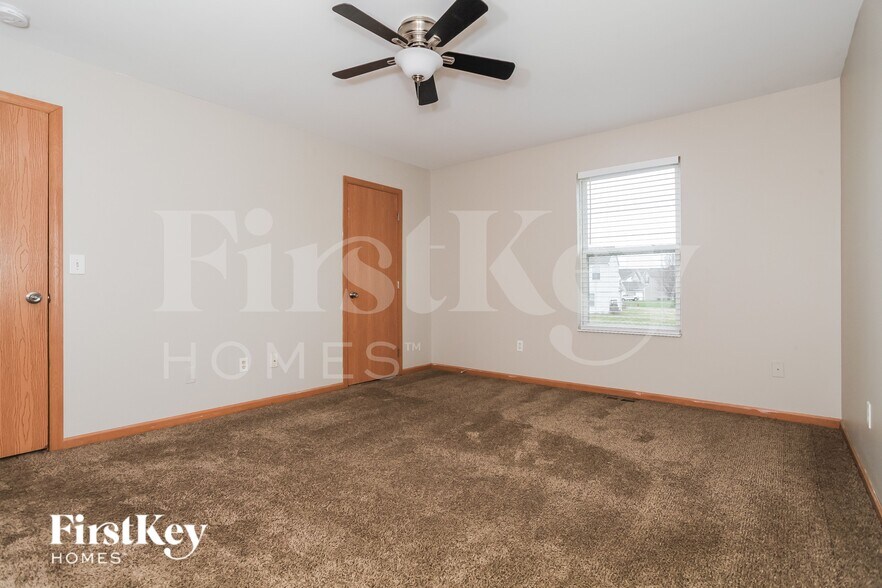 Building Photo - 330 Heftner Cir