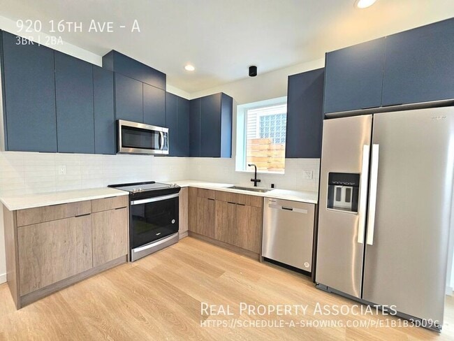 Building Photo - 920 16th Ave