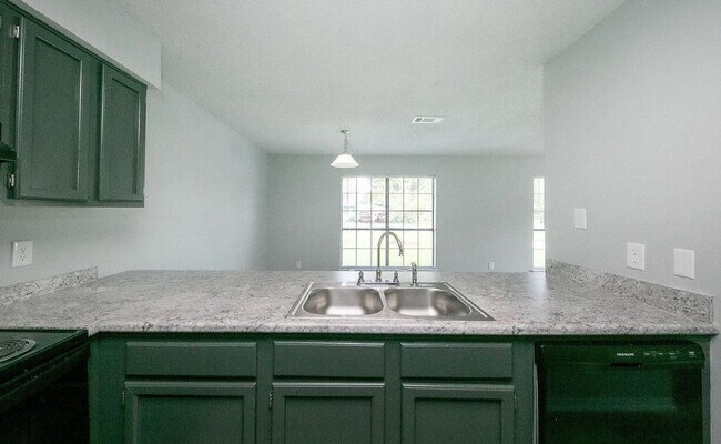 Building Photo - 513 W Rose Ave