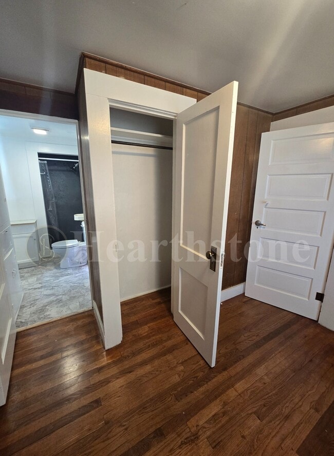 Building Photo - 316 N Walnut St